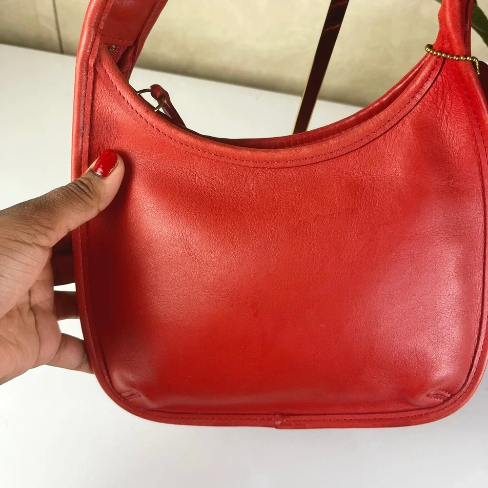 ♡COACH♡ Vintage 9020 Small Ergo Red Zip Shoulder Style Bag